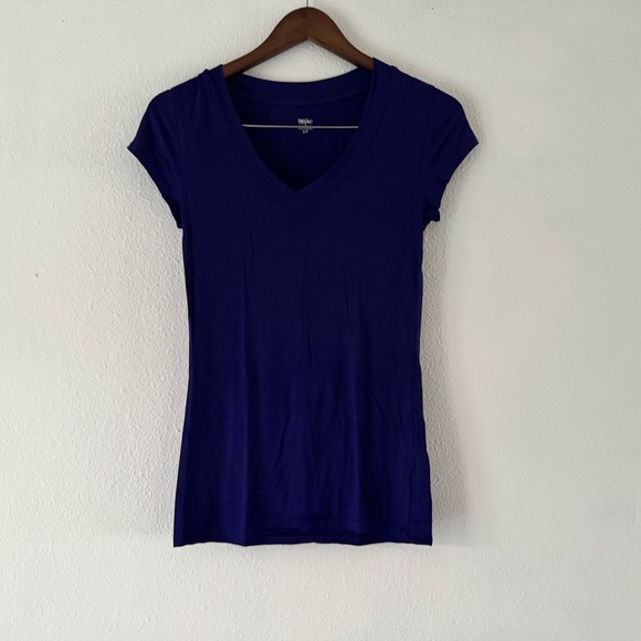 Basic Short Sleeve Tee Womens Small Everyday Capsule Wardrobe Staple V Neck Y2K - Picture 5 of 9